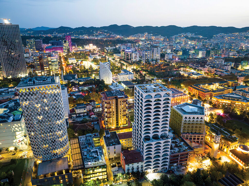 Ndërtime rekord në Tiranë, por popullsia shtohet vetëm me 1.7 mijë banorë në 2024